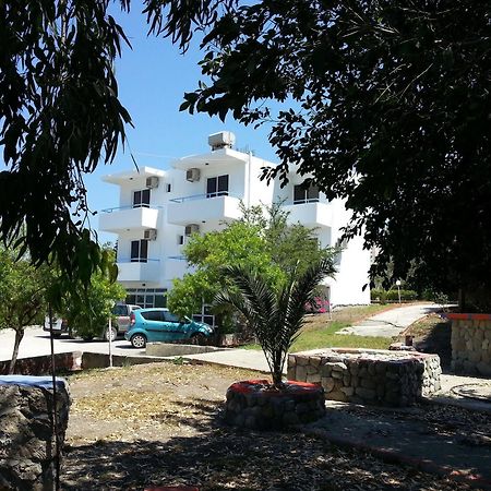 Saint George Ecotel Kalavarda Bagian luar foto