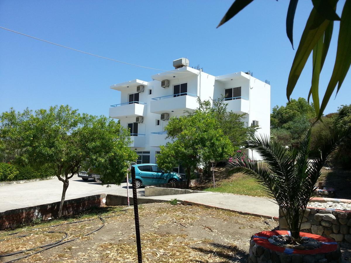Saint George Ecotel Kalavarda Bagian luar foto